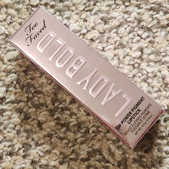 Too Faced: Lady Bold Em-Power Pigment Lipstick: Comeback Queen - Picture 4 of 5